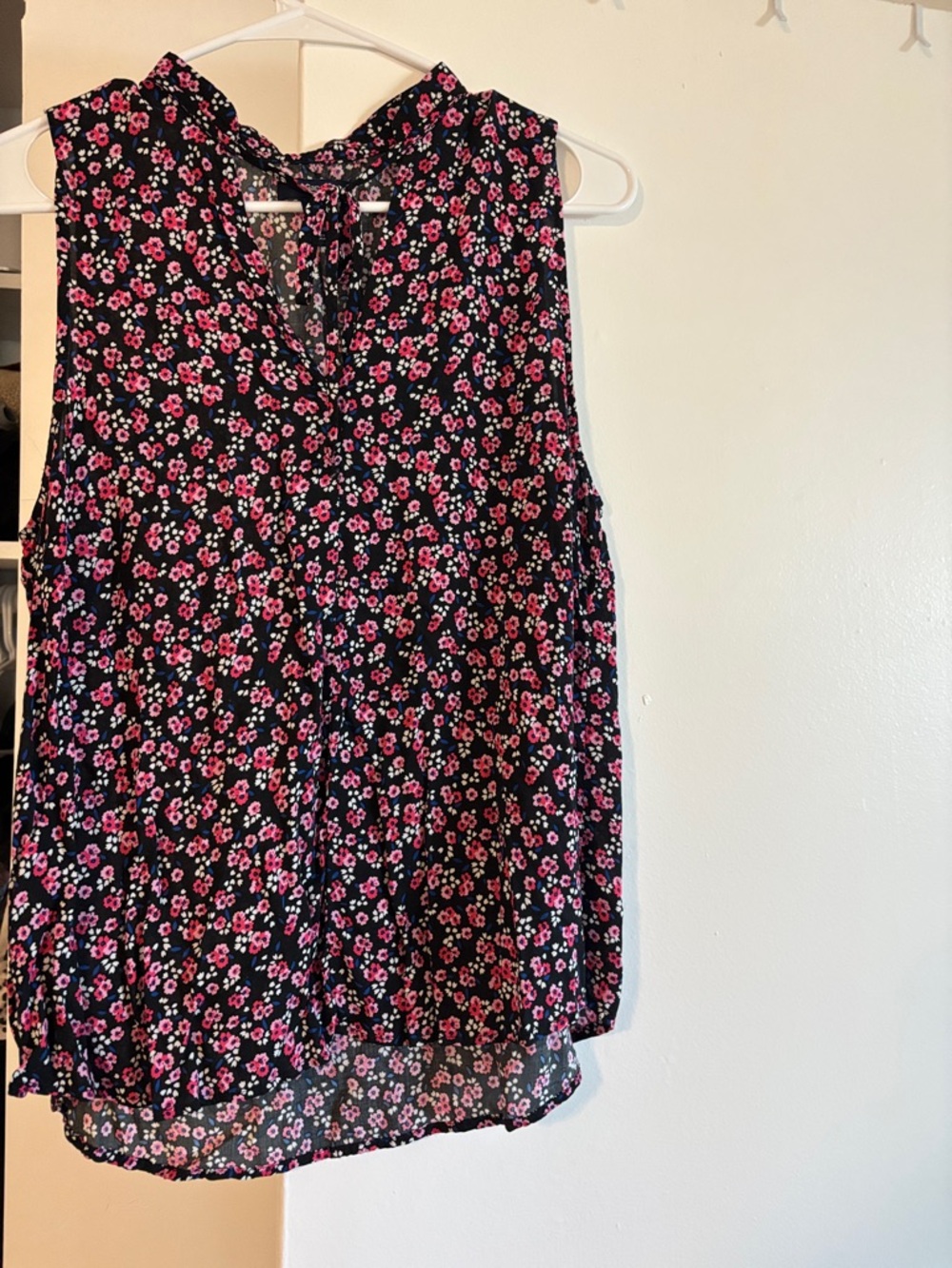 GAP Black Sleeveless Tie-Neck Camisole with Pink Floral